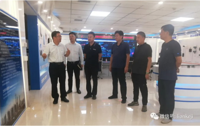 河南省建筑业协会消防分会会长韩建平一行到LOL(S12)全球总决赛外围科技考察指导